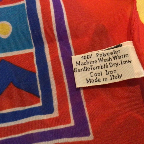 Sarah Coventry Made in Italy Scarf 28” x  28” Wonderful colors and pattern! - Picture 4 of 6